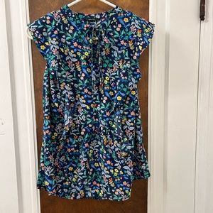 Silky top with tie.